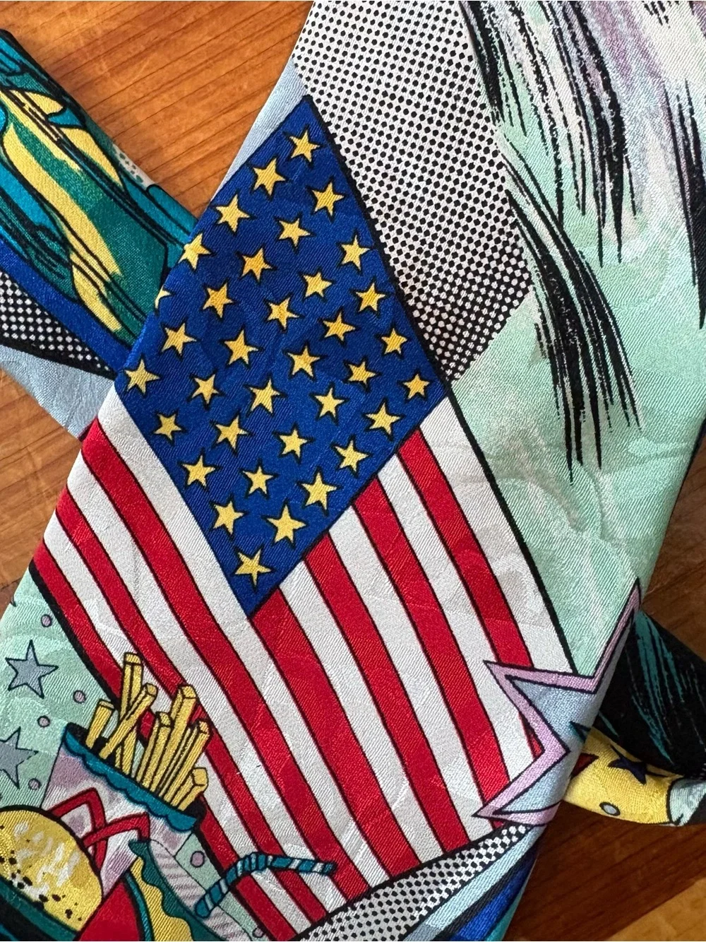 Novelty Comic Book/Americana Flag & Statue of Liberty Men's Tie - 100% Silk